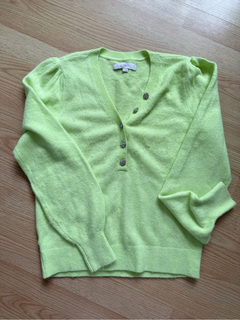 LOFT Women’s Neon Lime V-Neck Sweater Size Medium